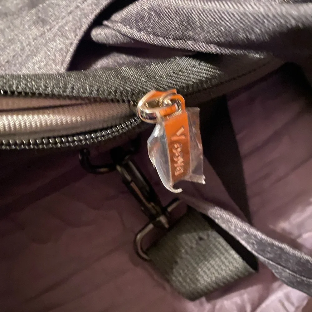 NWT Voova Laptop Bag (17-17.3”)